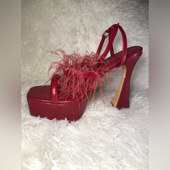 VENUS Red Platform Heels with Feather Detail NWOT size 9 - Picture 4 of 15
